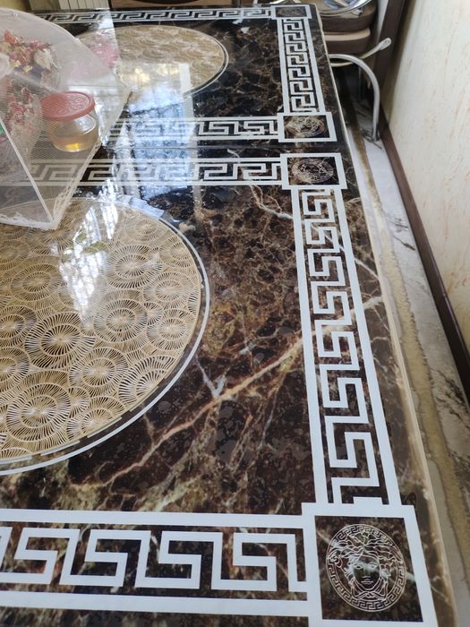 Продам кухонный стол