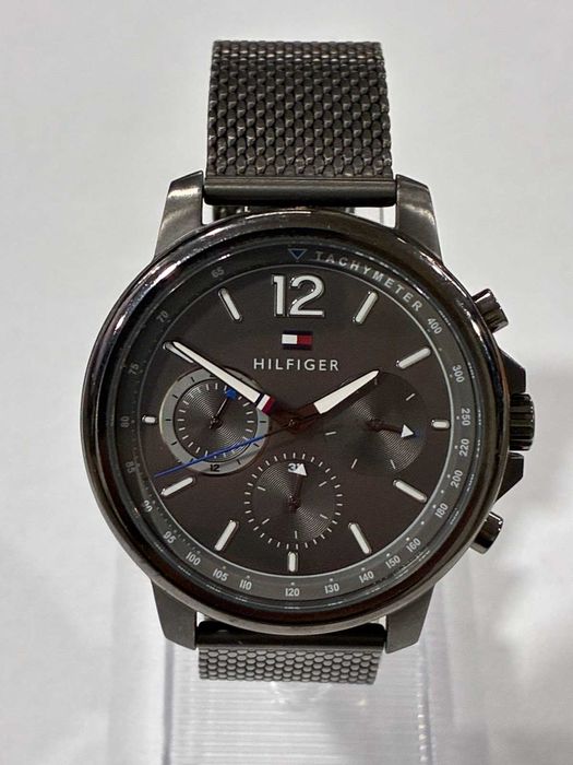 Часовник Tomy Hilfiger