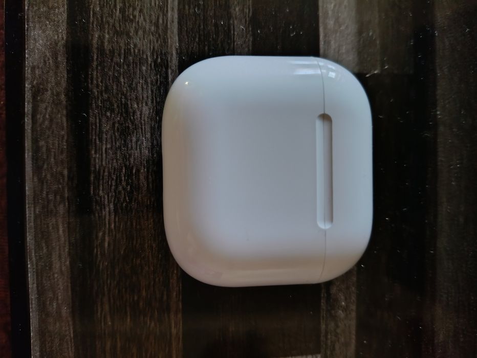Airpods 4 поколения
