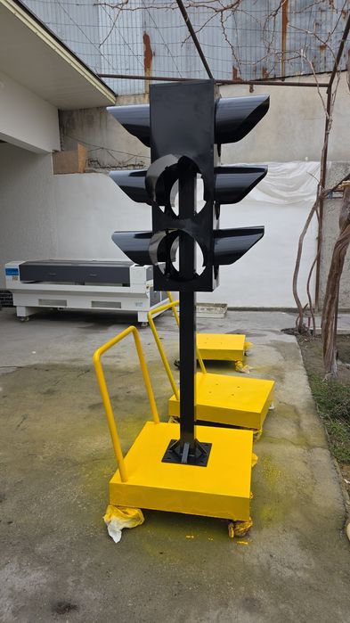 Светофор пиёдалар учун аккумуляторли