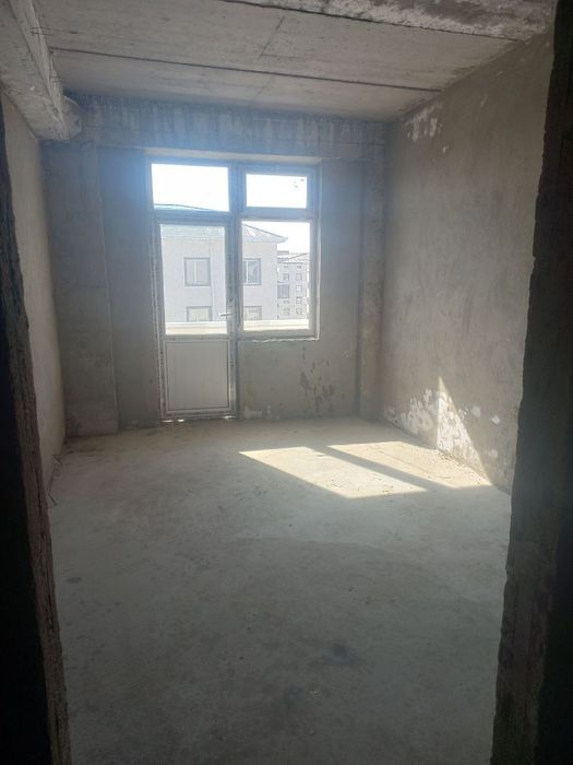 3хоналик квартира 7каватда сотилади