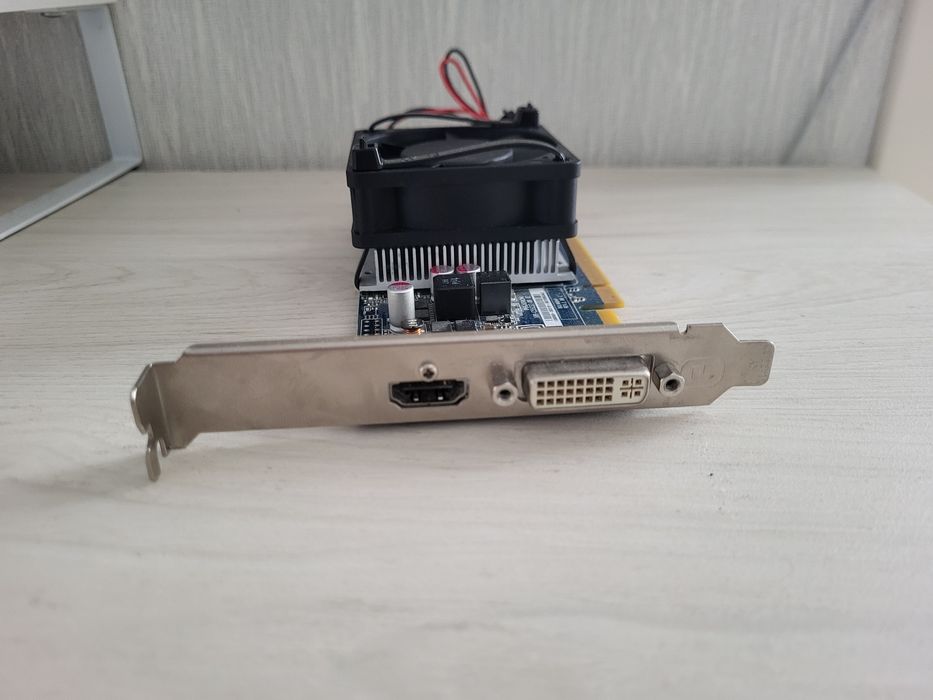 Видеокарта AMD R7 240 2GB