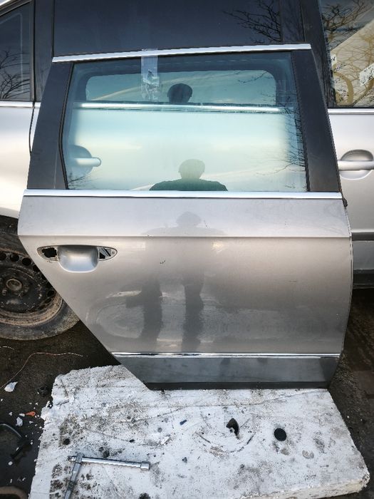 Usa spate dreapta passat b6 break LA7T