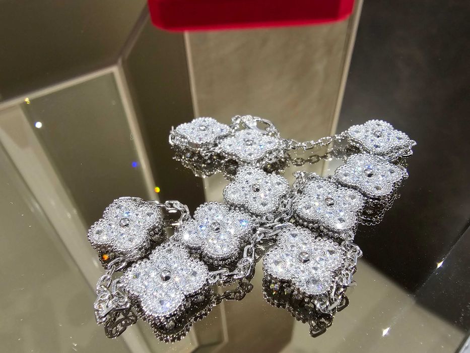 Van Cleef & Arpels VCA Silver Diamond Alhambra 10 Motifs Дамско Колие