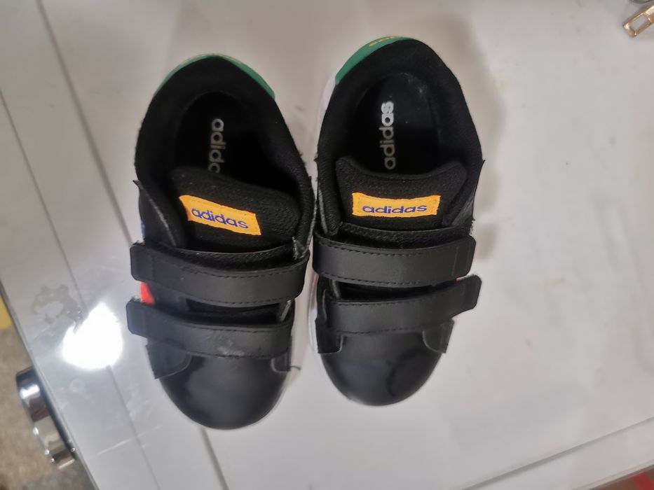 Много запазени  Adidas маратонки почти нови са