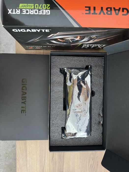 Видео карта Gigabyte RTX 2070 SUPER GAMING OC 8G