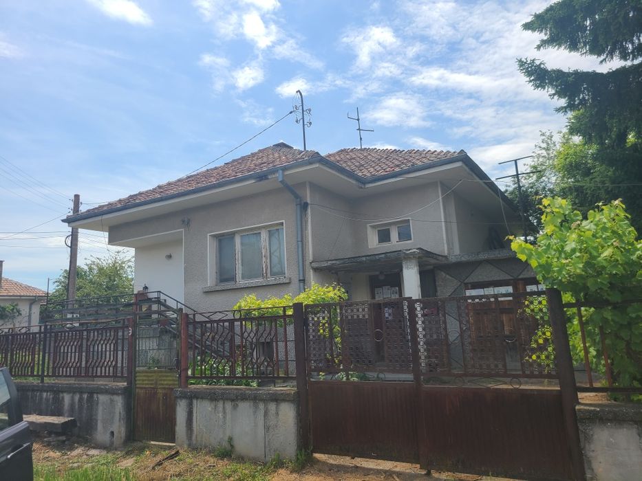 Къща в Царски Извор