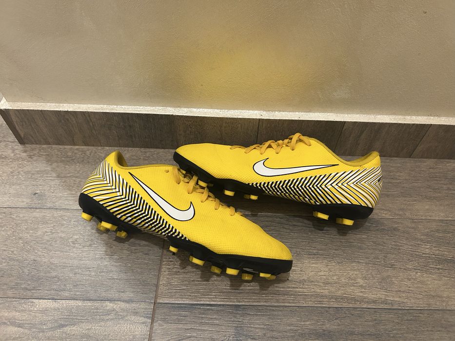 Бутонки Nike MERCURIAL VAPOR NEYMAR FG 38,5