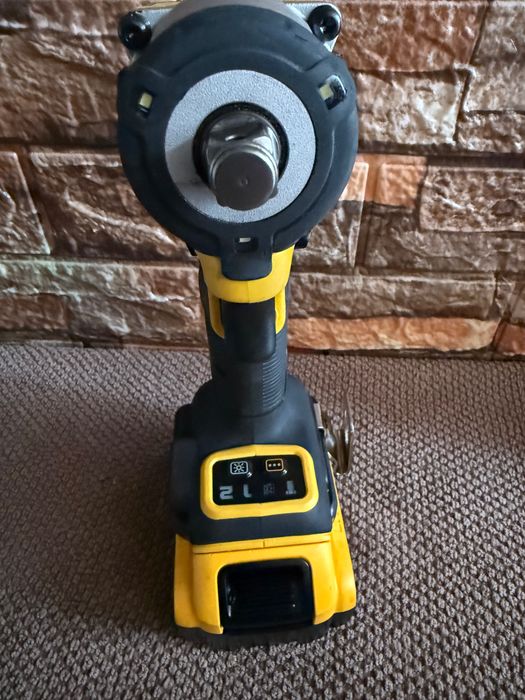 Impact Dewalt DCF