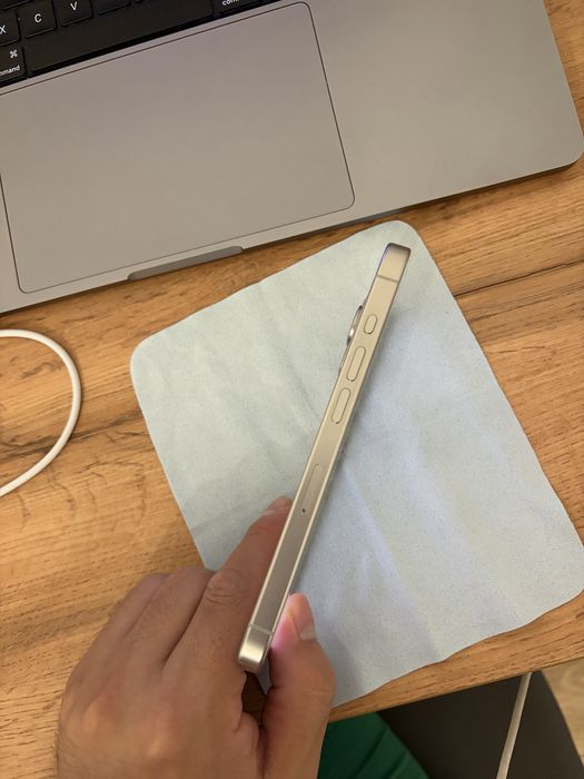 Продам Iphone 15 pro