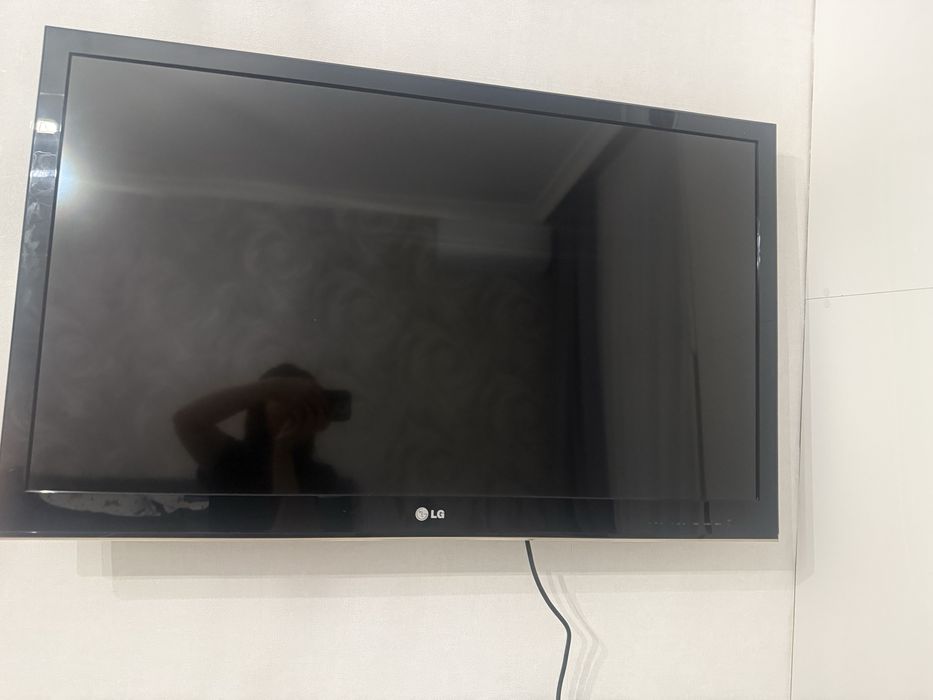 Продам жк телевизор