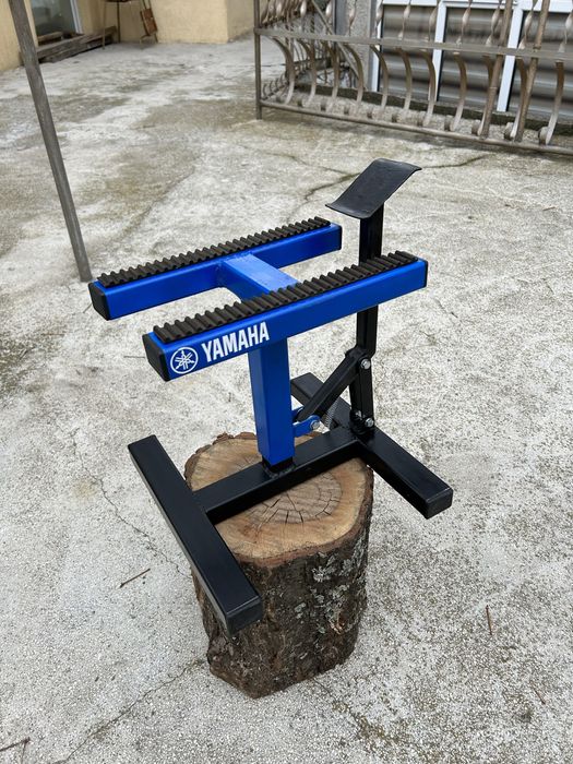 Стойки за кросови мотори