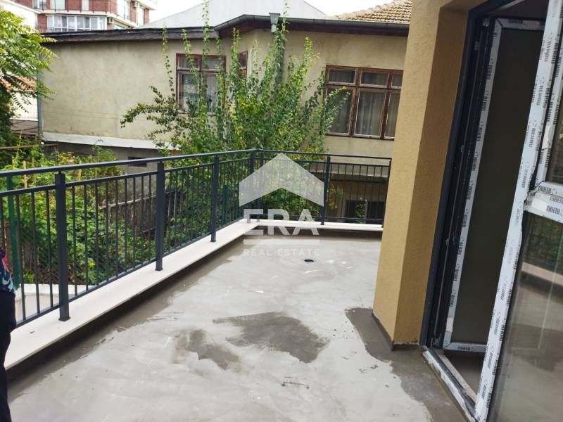 Продава се Тристаен апартамент в Варна, Център - 108 кв.м за 1991 €/кв.м - Снимка #1