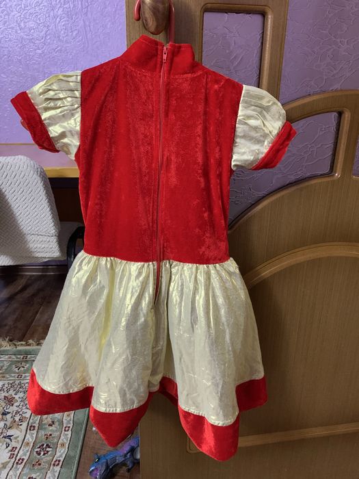 Продам костюм для девочки