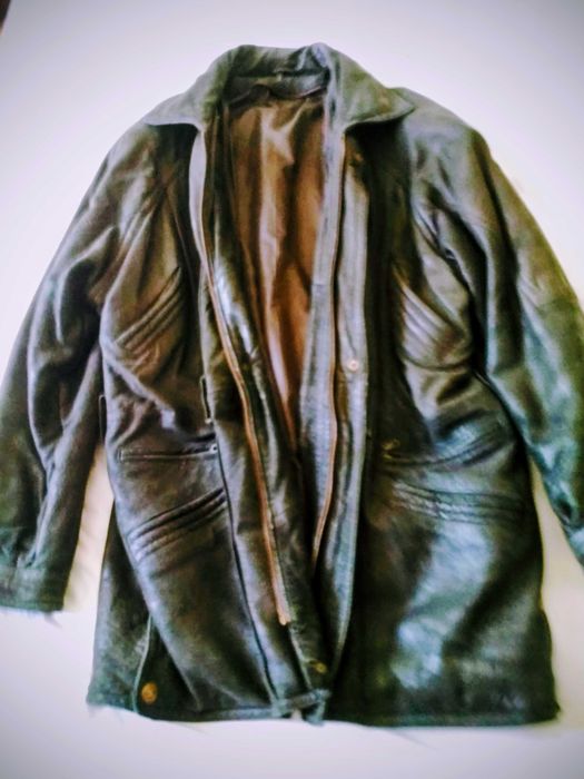 Продавам мъжка кожена  полушуба - българско производство.