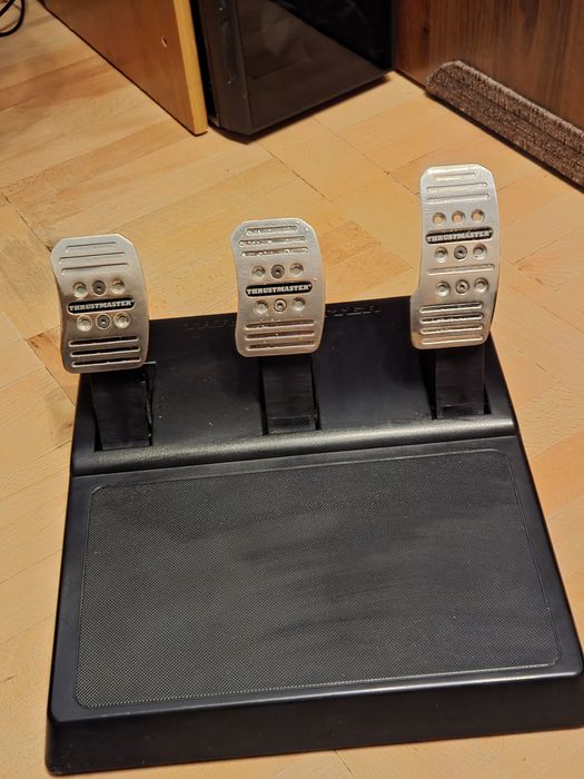 Thrustmaster T150 + Schimbător th8s + pedale T3PA