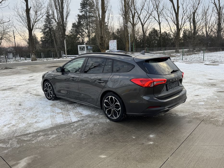 Ford Focus ST LINE/full led/camera/keyless/distronic/soft close/lane