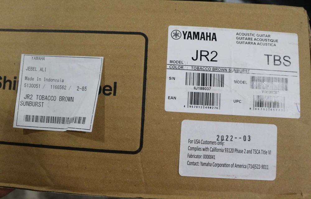 Акустическая уменьшенная гитара YAMAHA JR 2 TBS + оригинальный чехол.