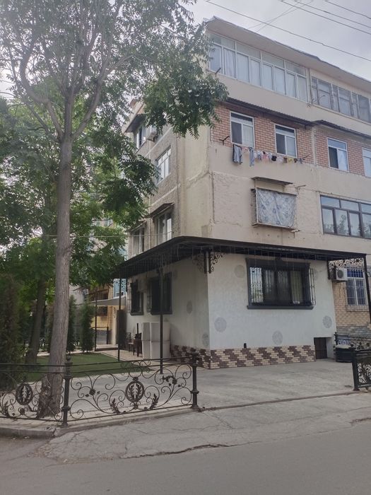 Срочно продаётся! Юнусабад-14. 1-комнатная квартира, переделанная в 2-