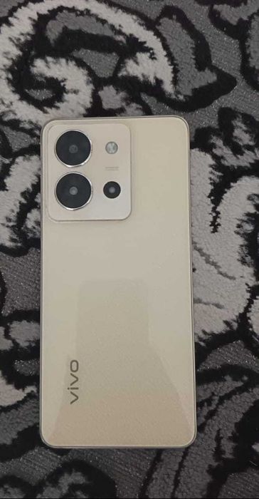 Смартфон VIVO Y36.