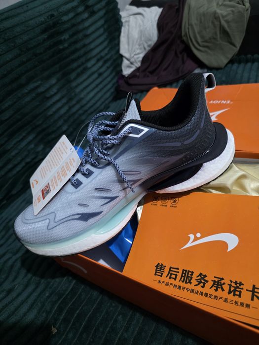 Кроссовки для бега фирменные