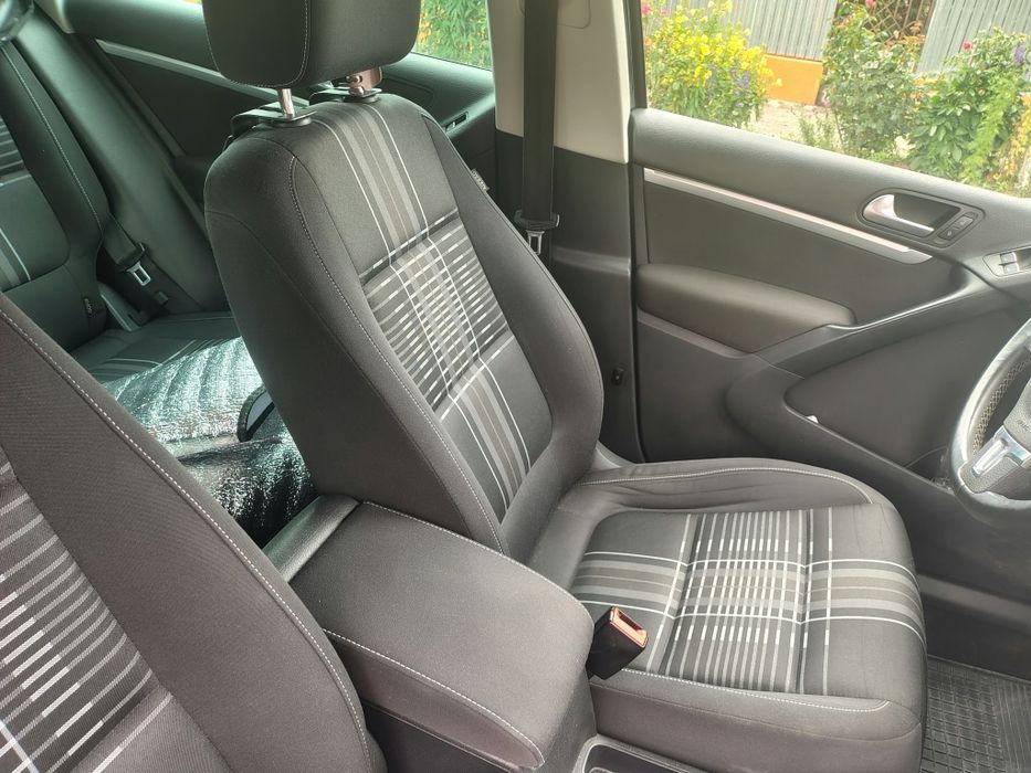 Vând sau schimb wv Tiguan cu transporturi cu locuri