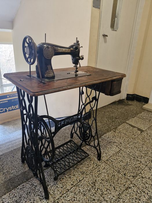 Шевна машина Singer