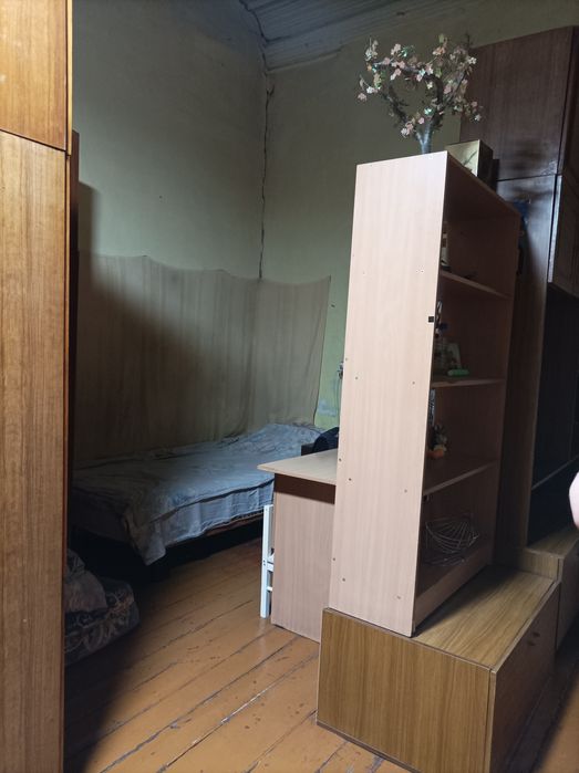 Продается Дом в общем дворе,в центре города