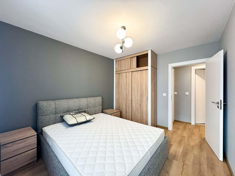 Четиристаен апартамент в ж.к. Кръстова вада.