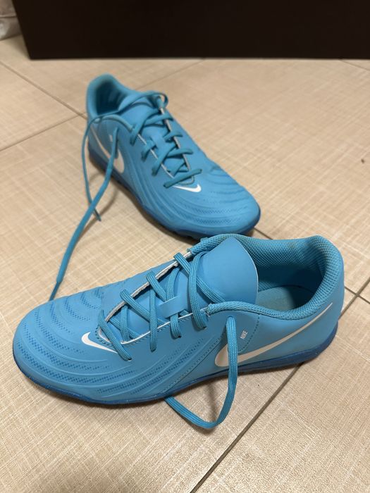 Футболни юношески обувки