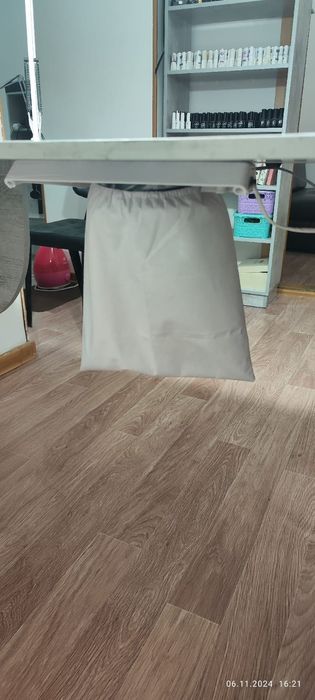 Продам маникюрный стол