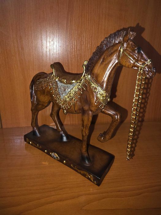 Декорация за дома, офиса, заведение, дома( орел, слон, кон)