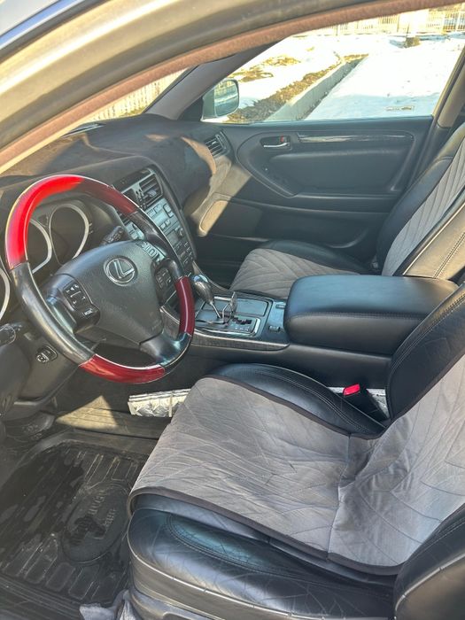 Машина Lexus gs 300