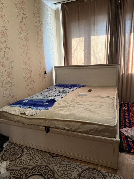 Двухспальная кровать