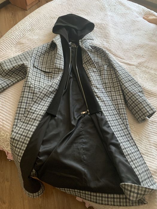 Пальто демисезонное с капюшоном