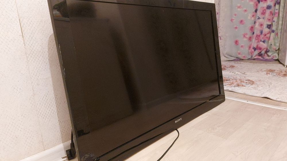 Телевизор, асел печ, холодильник