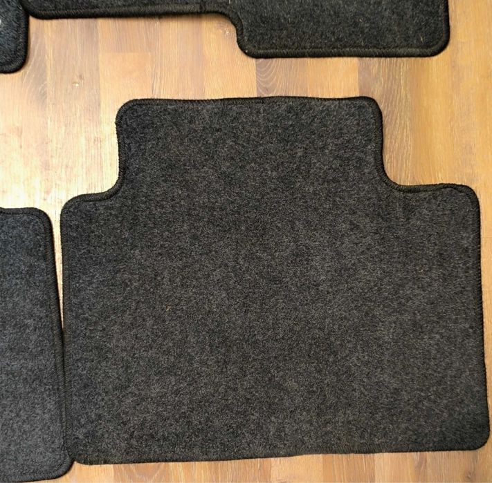 Продам коврики в HYUNDAI TUCSON