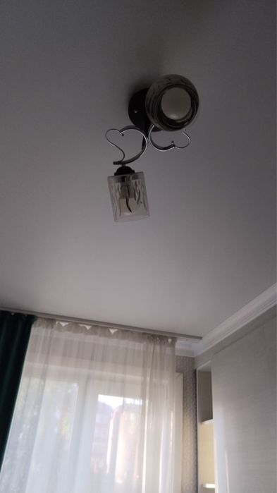 Продам люстры для потолка