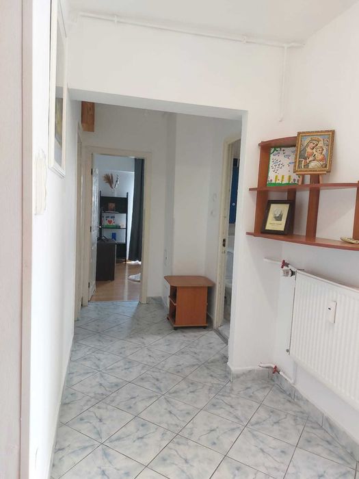 De inchiriat ap. 2 camere, decomandat.