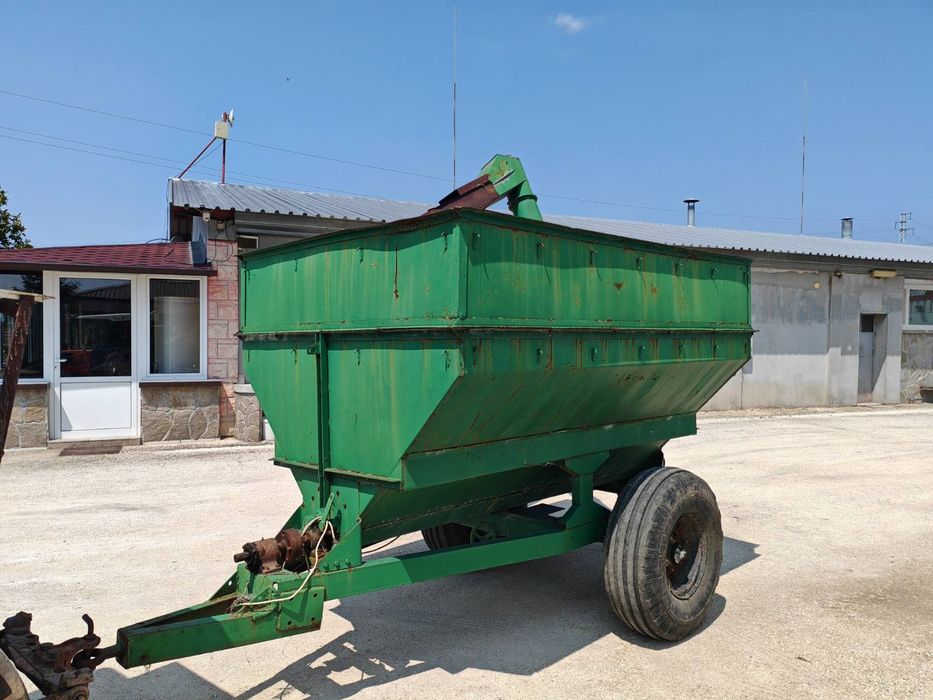 Ремарке 5 тонно с шнек