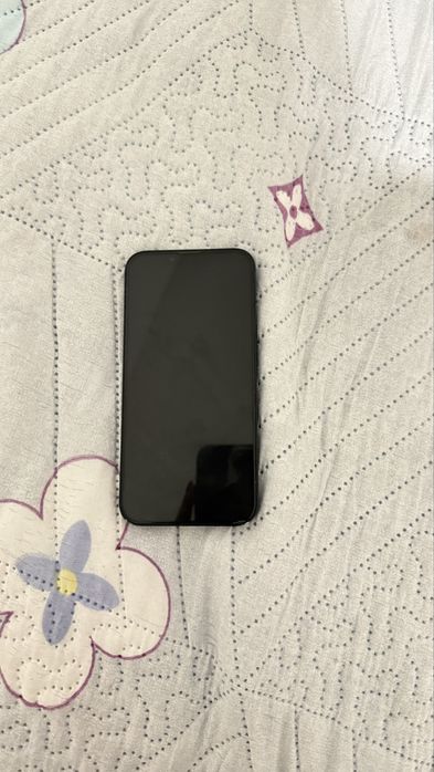 Продаю iphone 13, батарея 77%, 128гб