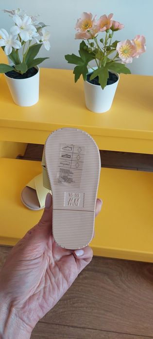 Нови бебешки сандали Mayoral 19 номер, H&M 18-19н, Nelli Blu 20н