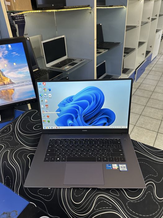 Huawei Core i5-1135G7 ОЗУ-8ГБ ССД-256ГБ в идеале Цикл 105 емкость 96%