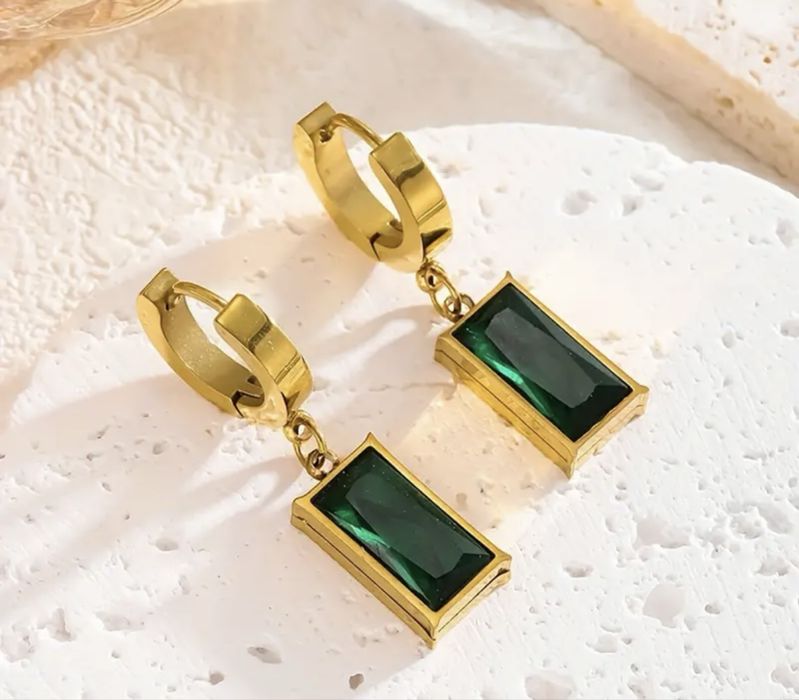 Комплект бижута със зелен цирконий 18к златно покритие - Колие и обеци