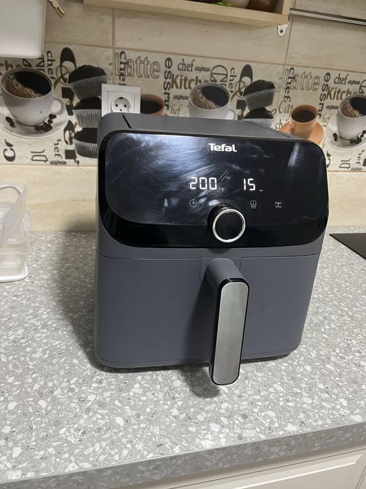 Friteuza cu aer cald Tefal Easy Fry Mega in garantie