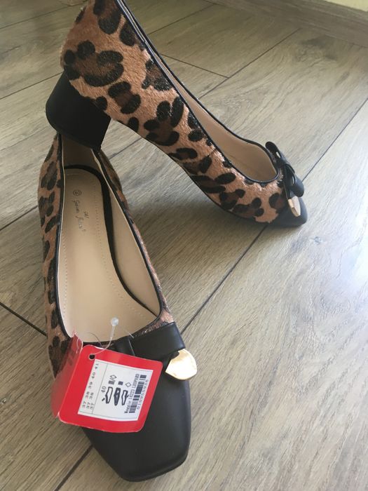 Нови обувки с размер 40