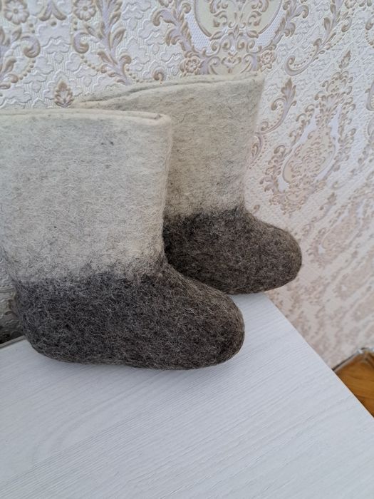 Продам 2 пары детских валенок-самовалок