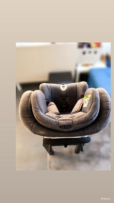 Scaun de copii masina, cu rotire 360 grade, Petite&Mars