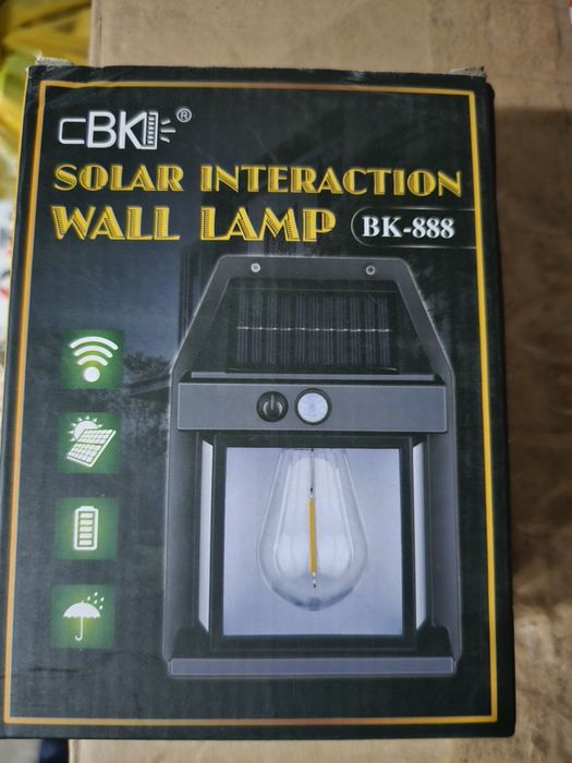 Camere supraveghere wi-fi si lampa solara