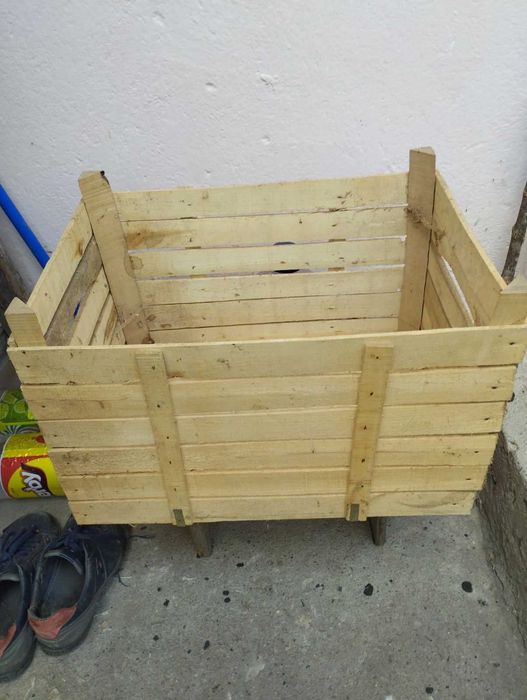 Продавам дървени ябълкови кафези